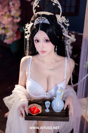 Cosplay日奈娇 - 白月光 [216P2V-1.70GB]