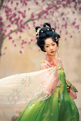[YITUYU]艺图语 2026.04.28 乱花渐欲迷人眼 [13P-273MB]
